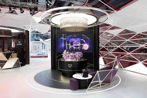 資生堂進(jìn)博會(huì)展位設(shè)計(jì)