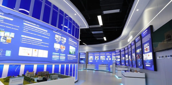 一眼未來感解鎖科技展廳的空間語言